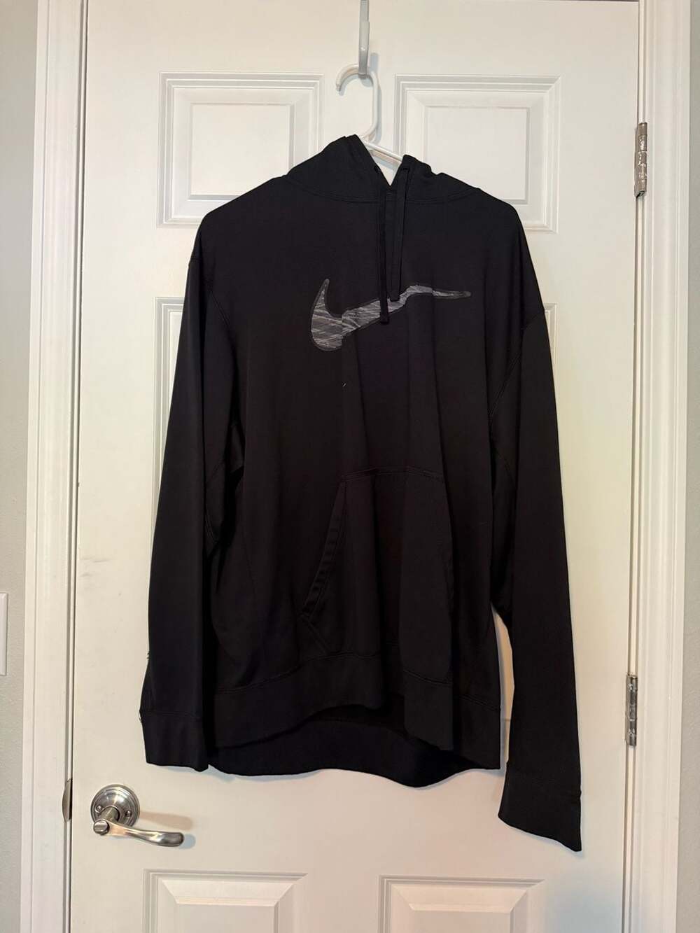Nike Therma-FIT Black Hoodie with Patterned Swoosh Size XXL